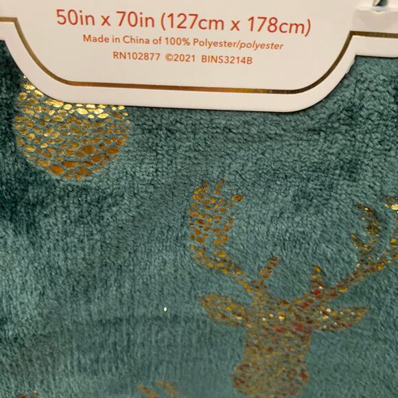 Adirondack Christmas Reindeer Printed Metallic Gold Green Plush Throw Blanket - Picture 9 of 10